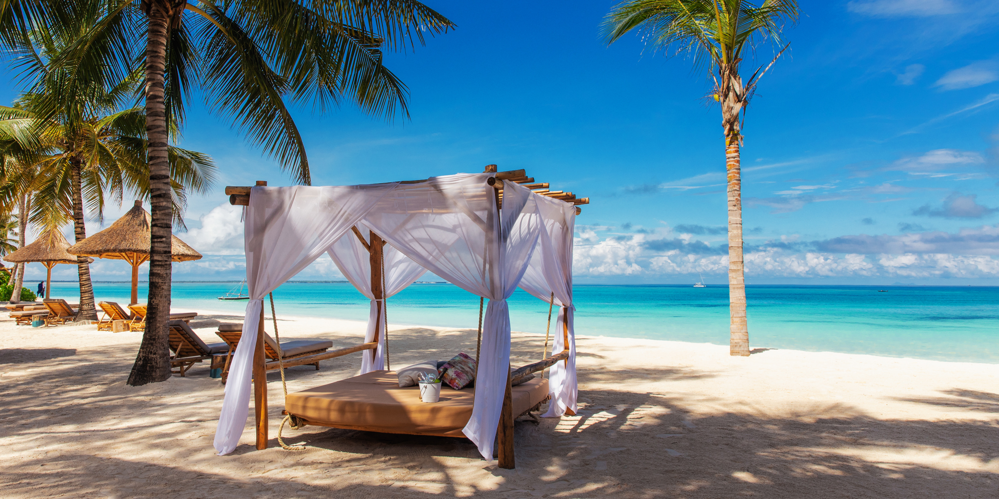Honeymoon Safari and Zanzibar: Luxury Wildlife Adventures and Beach Romance